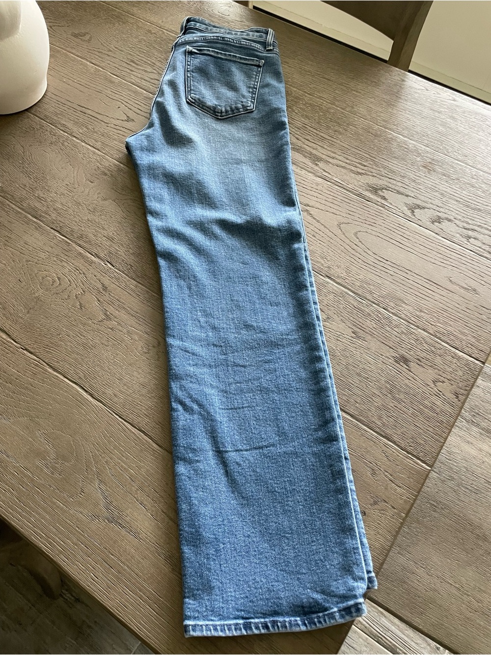 Quince Women's Bella Straight Leg Jeans - Light Blue Wash.  Waist 29 Inseam 30